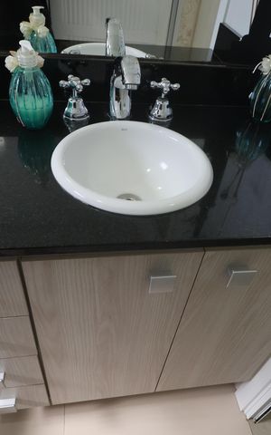 Casa à venda com 233m², 5 quartos e 4 vagasBanheiro 2