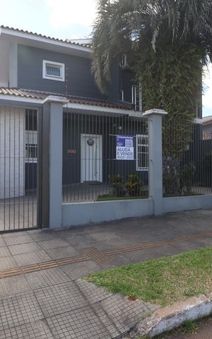 Casa à venda com 233m², 5 quartos e 4 vagasFachada