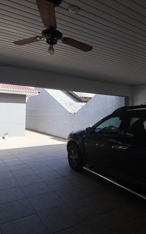 Casa à venda com 233m², 5 quartos e 4 vagasGaragem