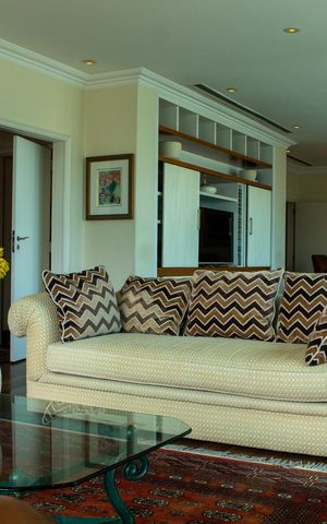 Apartamento à venda com 216m², 4 quartos e 1 vaga Apartamento à venda com 216m², 4 quartos e 1 vagaSala