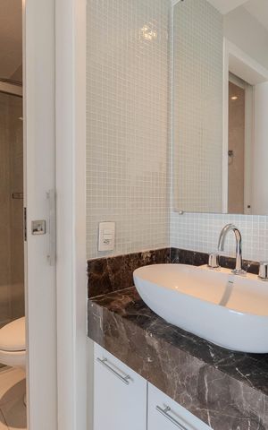 Apartamento à venda com 53m², 1 quarto e 2 vagas Apartamento à venda com 53m², 1 quarto e 2 vagasBanheiro