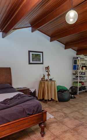 Casa para alugar com 370m², 4 quartos e 3 vagas Casa para alugar com 370m², 4 quartos e 3 vagasSuíte