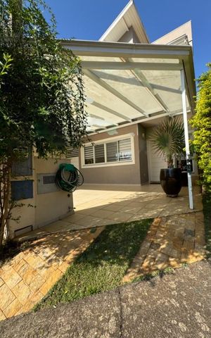 Casa de condomínio à venda com 120m², 3 quartos e 4 vagas