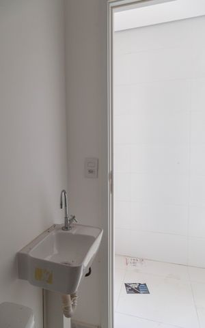 Apartamento à venda com 150m², 4 quartos e 3 vagas Apartamento à venda com 150m², 4 quartos e 3 vagasBanheiro de Serviço