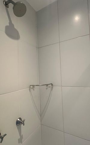 Apartamento à venda com 86m², 3 quartos e 2 vagas Apartamento à venda com 86m², 3 quartos e 2 vagasBanheiro da Suíte 1