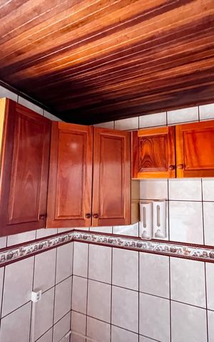 Casa à venda com 375m², 7 quartos e 4 vagas Casa à venda com 375m², 7 quartos e 4 vagasCozinha