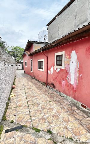 Casa à venda com 375m², 7 quartos e 4 vagas Casa à venda com 375m², 7 quartos e 4 vagasQuintal