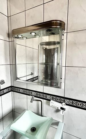 Casa à venda com 375m², 7 quartos e 4 vagas Casa à venda com 375m², 7 quartos e 4 vagasBanheiro