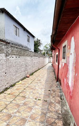 Casa à venda com 375m², 7 quartos e 4 vagas Casa à venda com 375m², 7 quartos e 4 vagasv