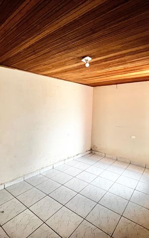 Casa à venda com 375m², 7 quartos e 4 vagas Casa à venda com 375m², 7 quartos e 4 vagasQuarto 3