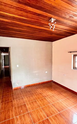 Casa à venda com 375m², 7 quartos e 4 vagas Casa à venda com 375m², 7 quartos e 4 vagasSala
