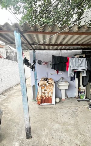 Casa à venda com 375m², 7 quartos e 4 vagas Casa à venda com 375m², 7 quartos e 4 vagasQuintal 2