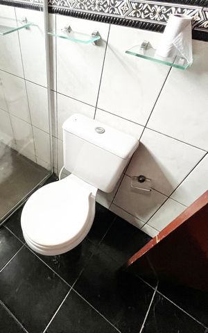 Casa à venda com 375m², 7 quartos e 4 vagas Casa à venda com 375m², 7 quartos e 4 vagasBanheiro