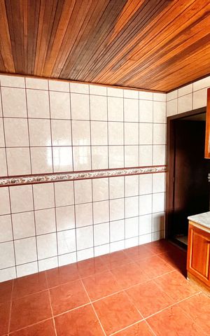 Casa à venda com 375m², 7 quartos e 4 vagas Casa à venda com 375m², 7 quartos e 4 vagasCozinha