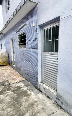 Casa à venda com 375m², 7 quartos e 4 vagas Casa à venda com 375m², 7 quartos e 4 vagasQuintal 2