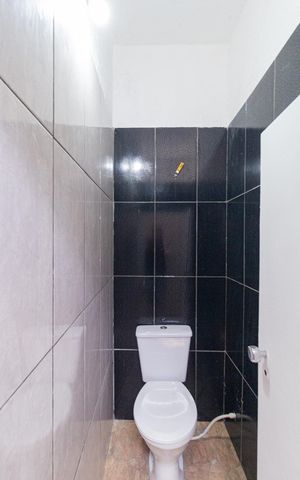 Casa à venda com 250m², 5 quartos e 3 vagas Casa à venda com 250m², 5 quartos e 3 vagasÁrea comum - Banheiro