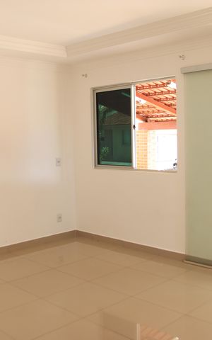 Casa de condomínio à venda com 225m², 3 quartos e 3 vagasSala