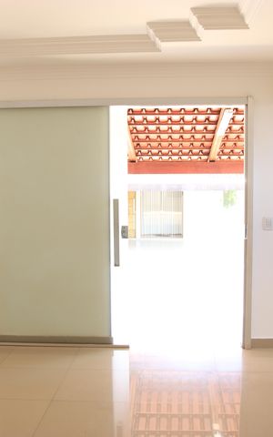 Casa de condomínio à venda com 225m², 3 quartos e 3 vagasSala