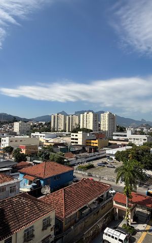 Apartamento à venda com 73m², 2 quartos e 1 vaga Apartamento à venda com 73m², 2 quartos e 1 vagaVaranda
