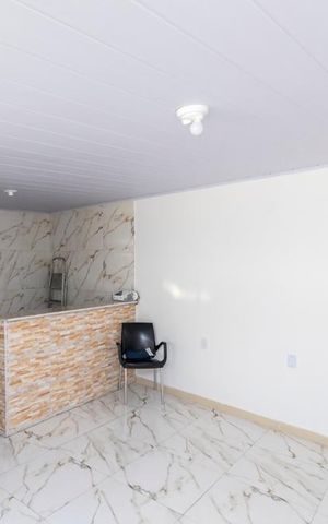 Casa à venda com 220m², 3 quartos e 3 vagasCasa dos fundos - Sala