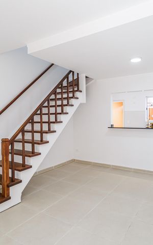 Casa à venda com 100m², 2 quartos e 1 vaga Casa à venda com 100m², 2 quartos e 1 vagaSala