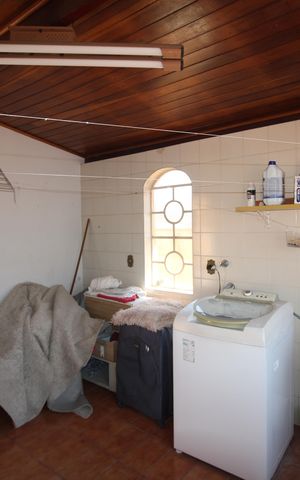 Casa à venda com 250m², 5 quartos e 4 vagasÁrea de Serviço 2