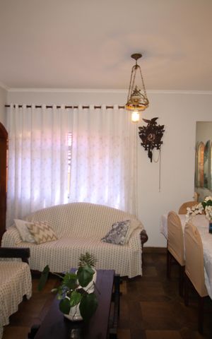 Casa à venda com 250m², 5 quartos e 4 vagasSala
