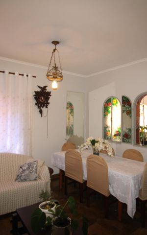 Casa à venda com 250m², 5 quartos e 4 vagasSala