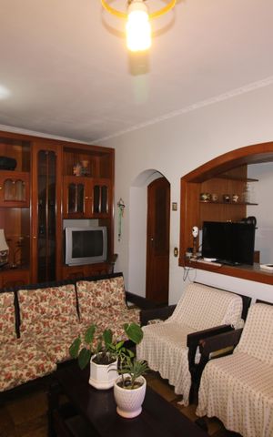 Casa à venda com 250m², 5 quartos e 4 vagasSala