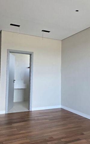 Casa de condomínio à venda com 328m², 4 quartos e 4 vagas