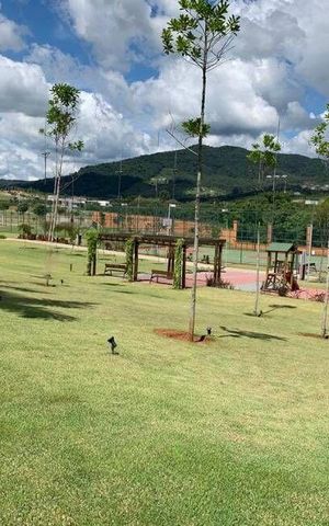 Casa de condomínio à venda com 328m², 4 quartos e 4 vagas