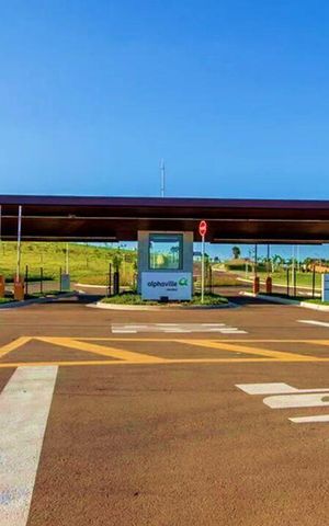 Casa de condomínio à venda com 328m², 4 quartos e 4 vagas