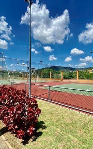 Casa de condomínio à venda com 328m², 4 quartos e 4 vagas