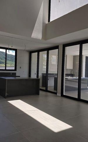 Casa de condomínio à venda com 328m², 4 quartos e 4 vagas