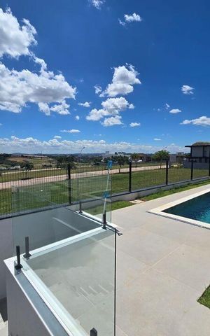 Casa de condomínio à venda com 328m², 4 quartos e 4 vagas