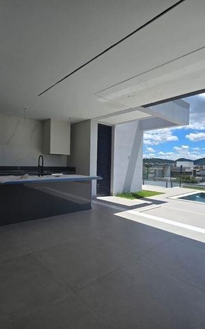 Casa de condomínio à venda com 328m², 4 quartos e 4 vagas