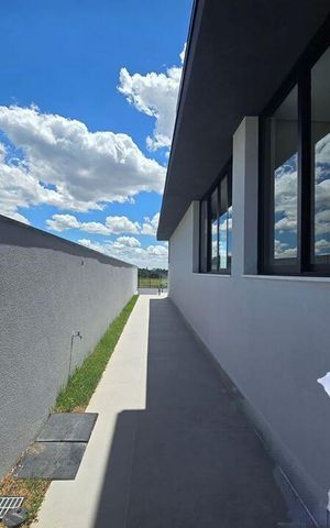 Casa de condomínio à venda com 328m², 4 quartos e 4 vagas