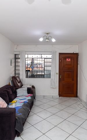 Casa à venda com 100m², 2 quartos e 1 vaga Casa à venda com 100m², 2 quartos e 1 vagaSala