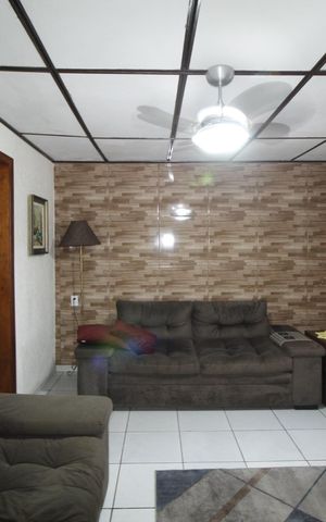 Casa à venda com 150m², 2 quartos e 2 vagasSala