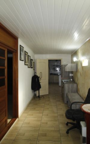 Casa à venda com 150m², 2 quartos e 2 vagasCorredor