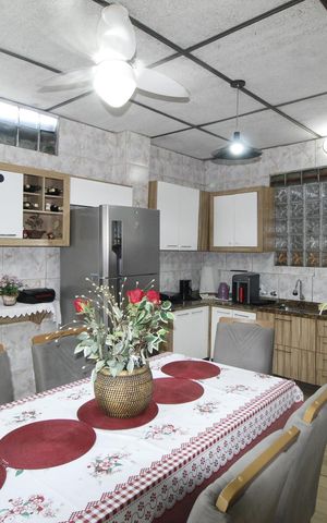 Casa à venda com 150m², 2 quartos e 2 vagasCozinha
