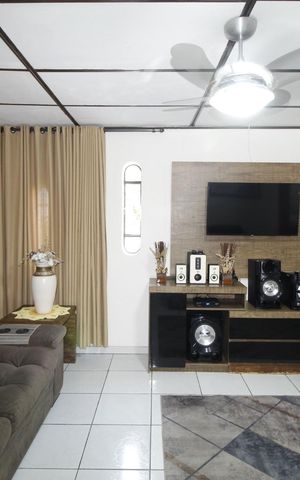 Casa à venda com 150m², 2 quartos e 2 vagasSala