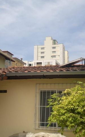 Casa à venda com 330m², 3 quartos e 3 vagasFachada