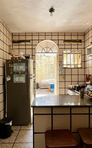 Casa à venda com 330m², 3 quartos e 3 vagascozinha