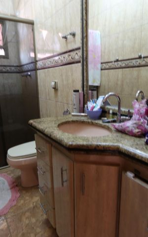 Casa à venda com 200m², 3 quartos e 6 vagasBanheiro Social