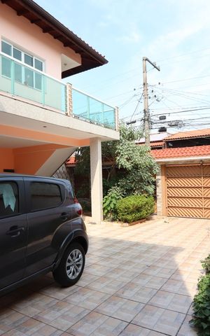 Casa à venda com 200m², 3 quartos e 6 vagasGaragem