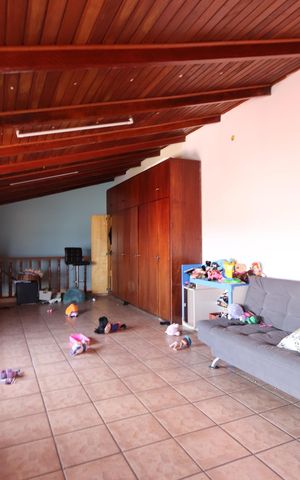 Casa à venda com 200m², 3 quartos e 6 vagasSótão