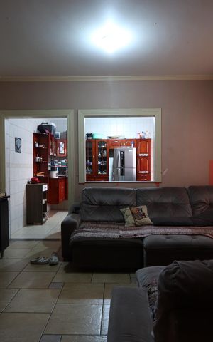 Casa à venda com 200m², 3 quartos e 6 vagasSala