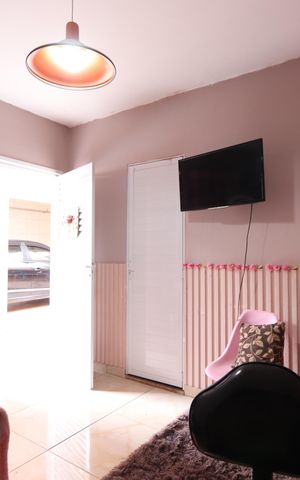 Casa à venda com 200m², 3 quartos e 6 vagasQuarto de Serviço