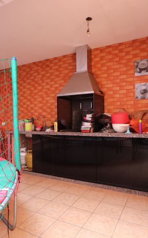 Casa à venda com 200m², 3 quartos e 6 vagasEspaço Gourmet